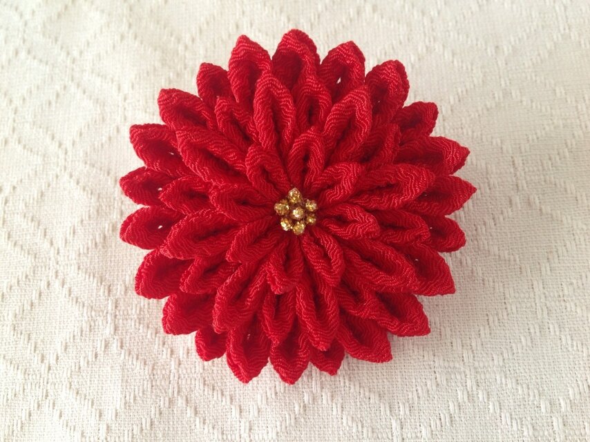 大輪の菊の髪飾り 赤 つまみ細工-