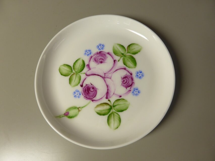 ポーセリンペイント　手描きの小皿１