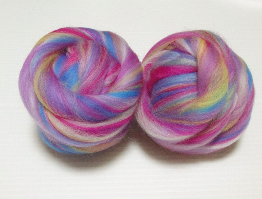 メリノ羊毛　ロービング　フェルトなどに