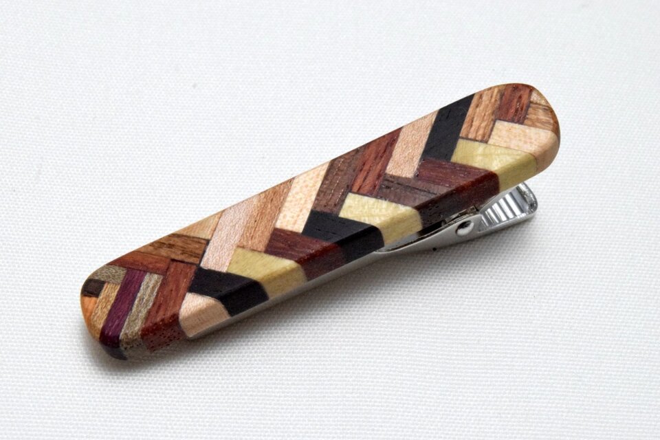 [再出品]【寄木】手作り木製タイピン　クロム金具