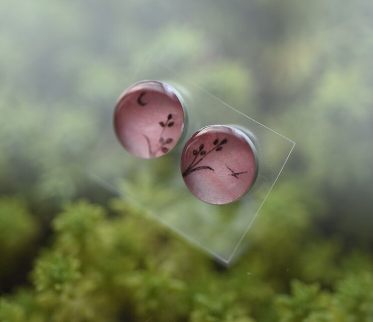 ちいさなピアス104/三日月と三つ葉