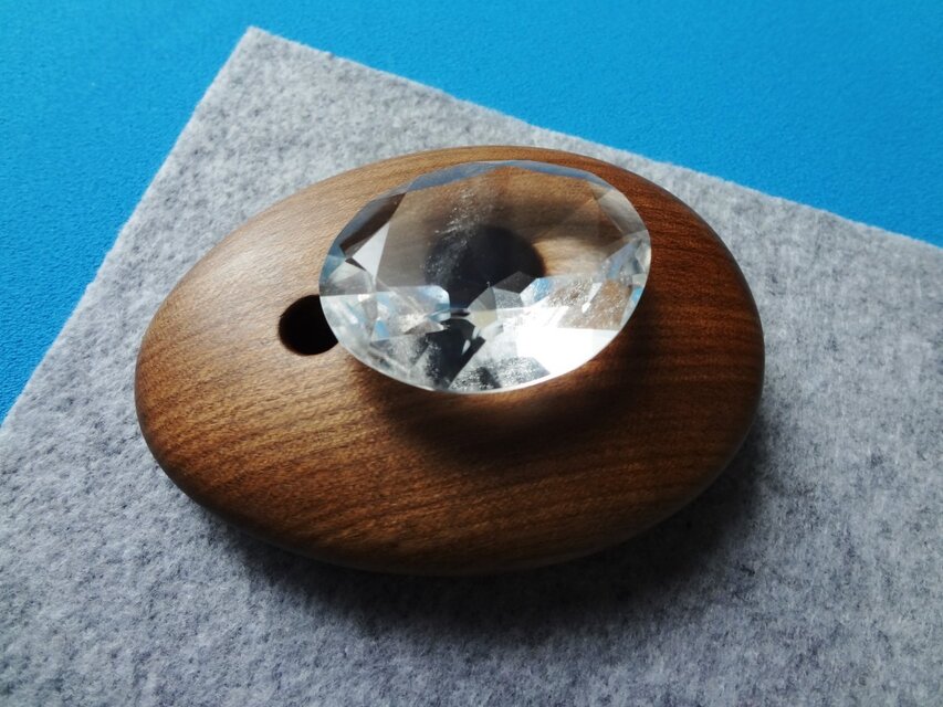 月の女神の勾玉＆オーバルカットの本水晶