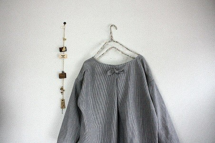 バックリボンドロップショルダー　プルオーバー