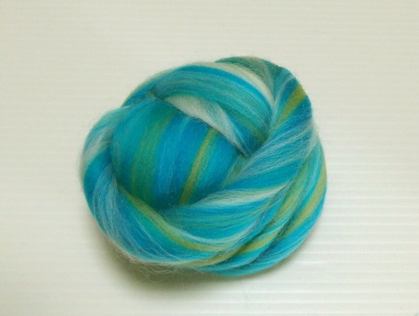 メリノ羊毛　ロービング　フェルトなどに