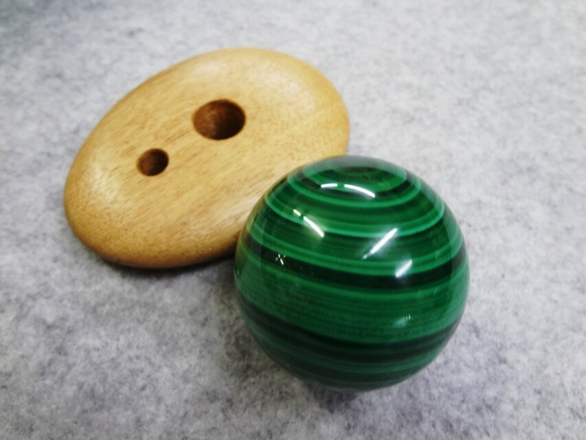 月の女神の勾玉＆癒しと元気のマラカイト(大）