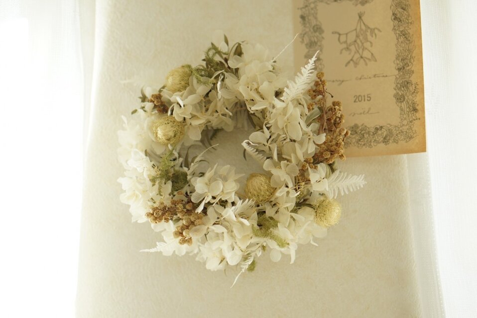 white　wreath