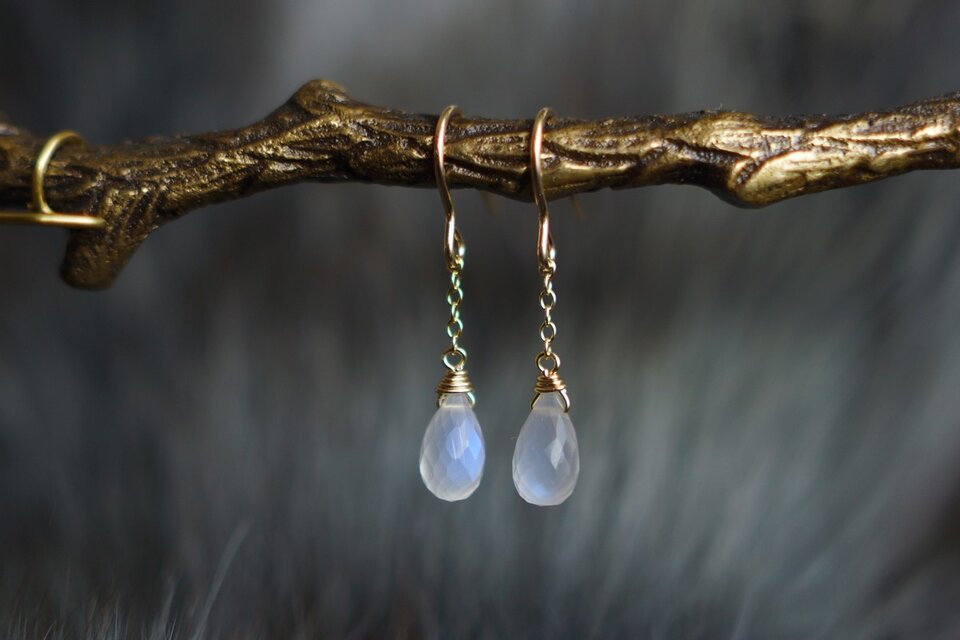 ロイヤルブルームーンストーンゆらりtiny-bit フックピアス5 K14GF