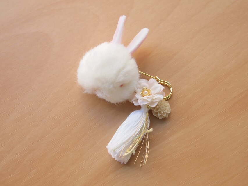 和のふんわりブローチ＊純白うさぎ