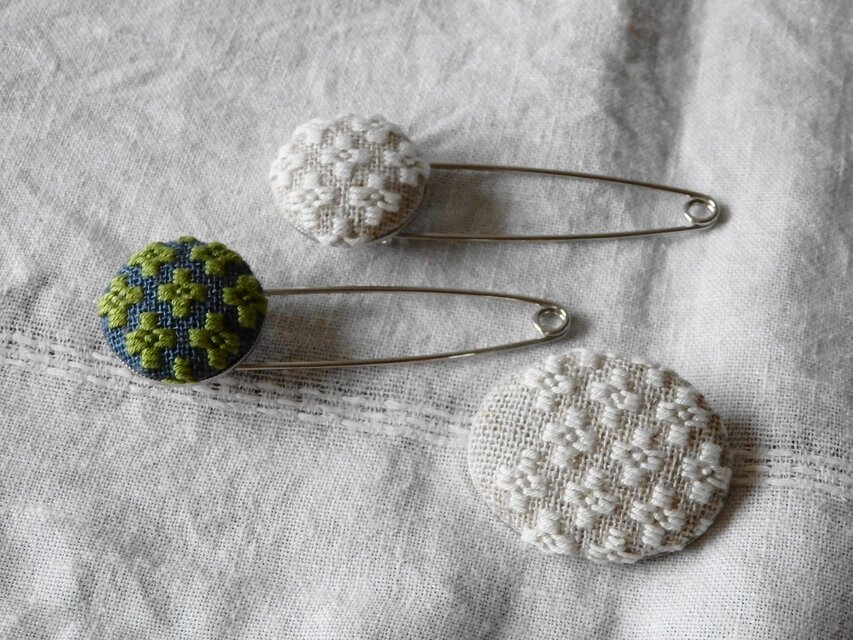 ＜ m-ban様オーダー品 ＞ こぎん刺しストールピン＆ブローチ