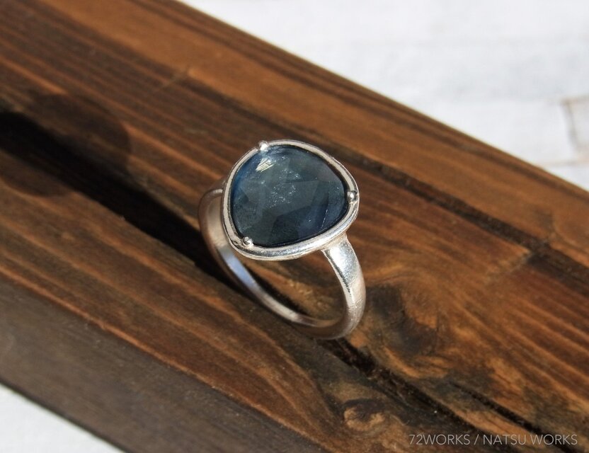 London Blue Topaz Ring (rose-cut)