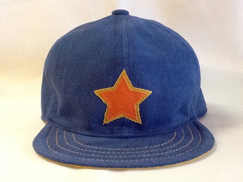キッズのキャップ   『星ワッペン』