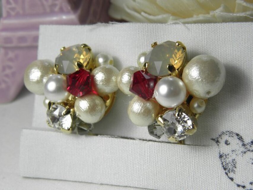 スワロとコットンパールの華やかイヤリング【シャム】