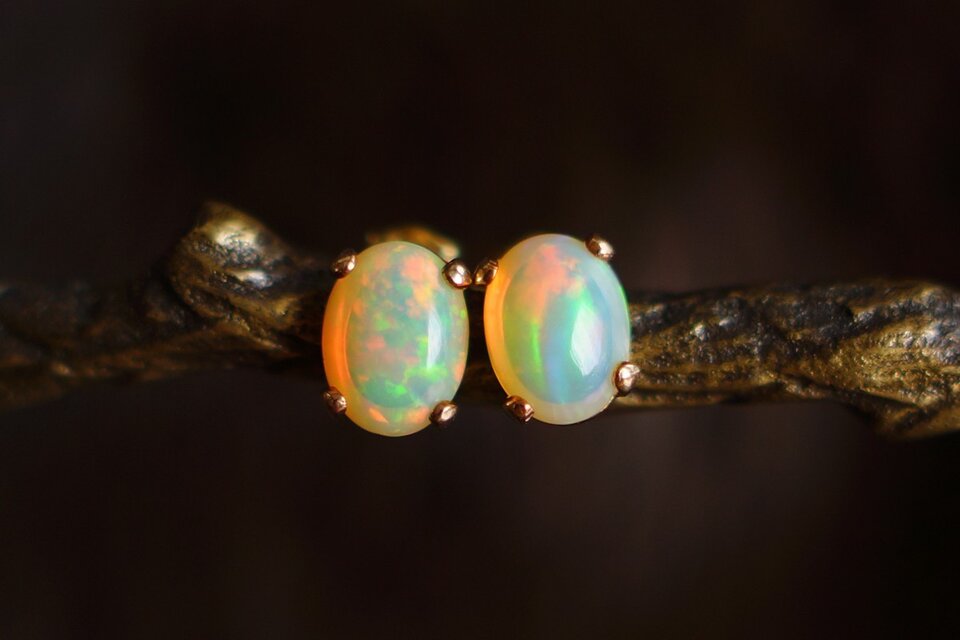 プレシャスオパールオーバルスタッドピアスEF K14GF