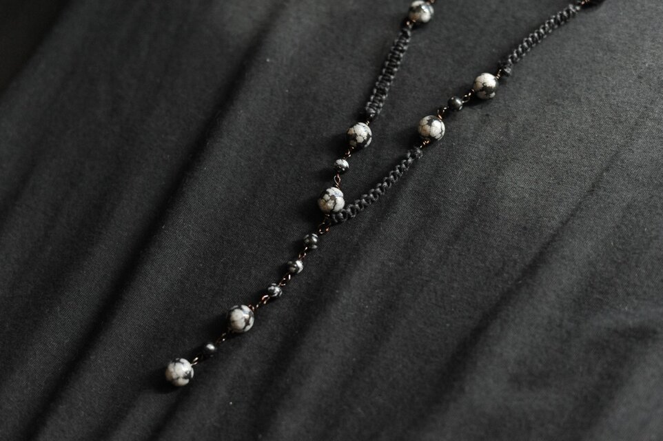 『Monotone』ベルトネックレス（Snowflake ）