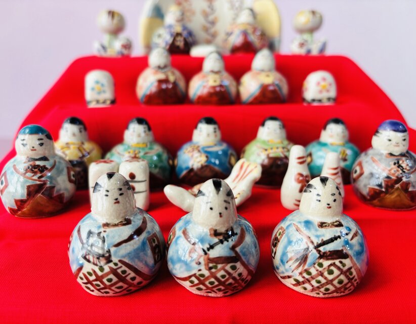本焼陶器 豆雛15人飾りセット | iichi 日々の暮らしを心地よくする