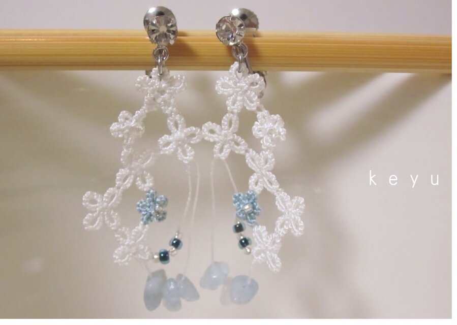 水色小花のイヤリング