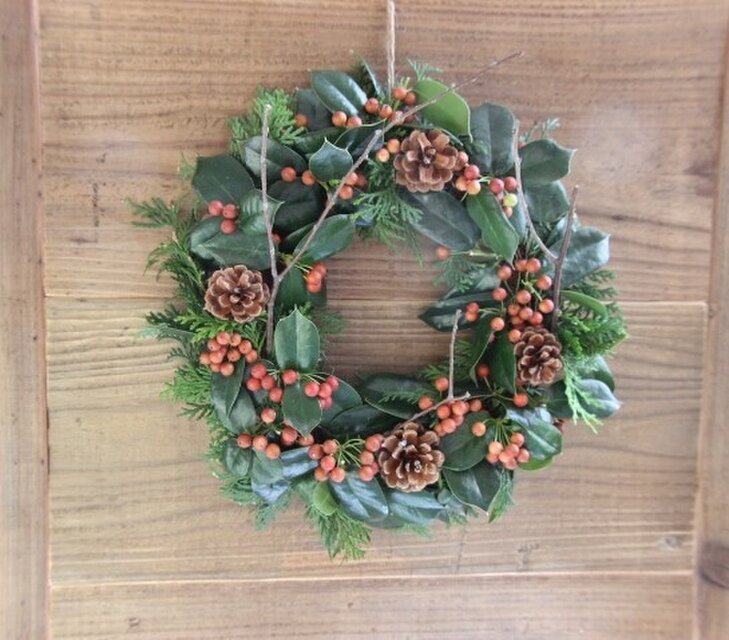 クリスマスホーリーのフレッシュリース