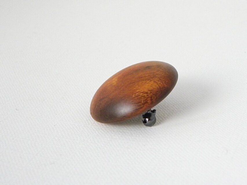 ブローチ -リグナムバイタ○-