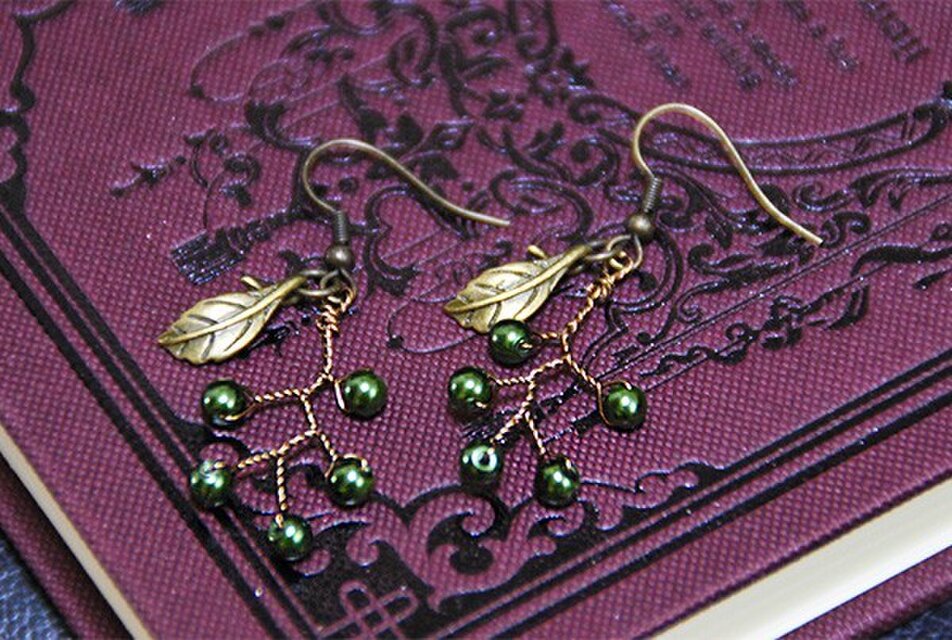 木の実のピアス