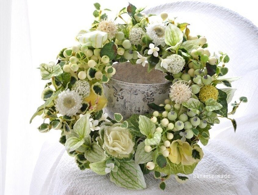 ベリーとグリーンのスプリング・リース：wreath