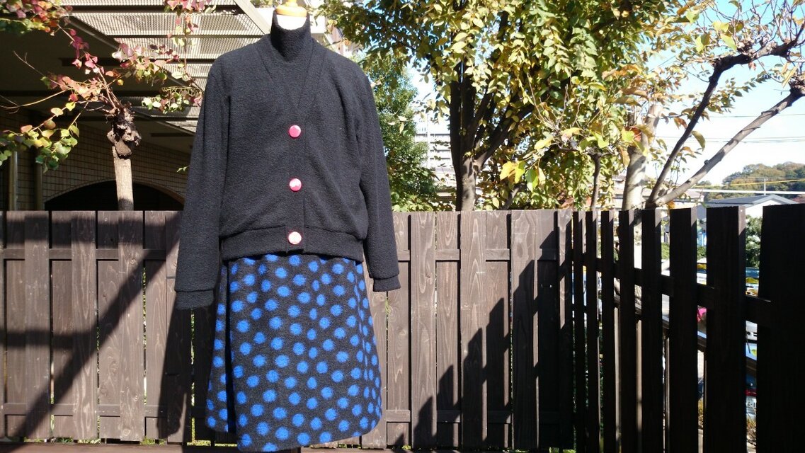 カット＆ソーざっくりカーディガン（グリン）　イタリア製モヘア生地　銘仙のくるみボタン　