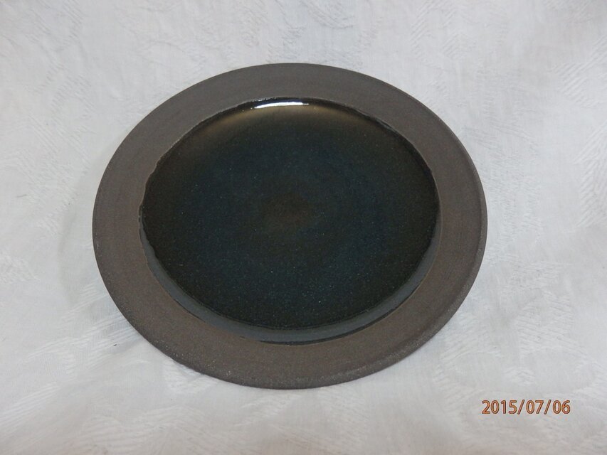 銘々皿　黒土焼き締めに緑紺の艶あり皿　①,③