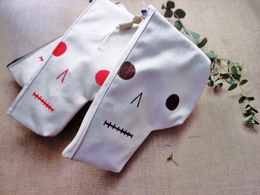 ガイコツポーチ