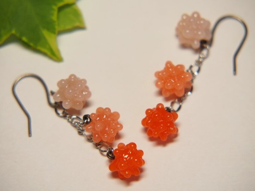 こんぺいとう３連ピアス　オレンジグラデーション