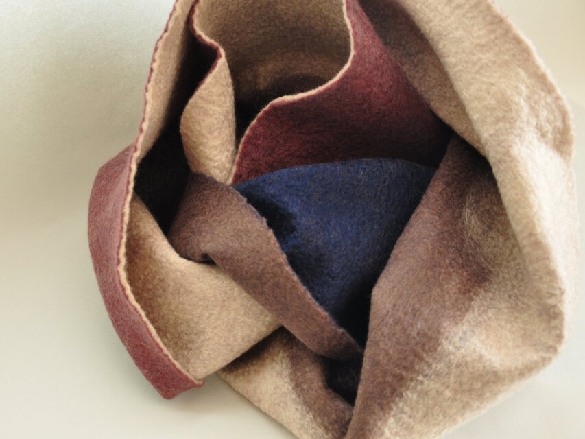 羊毛フェルトのスヌード