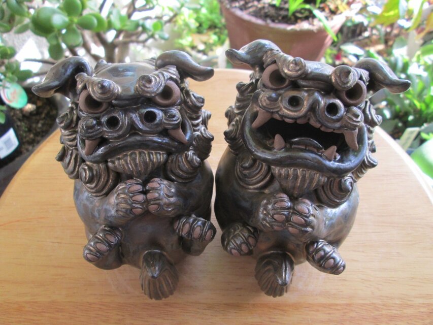 お願いシーサー（金ラスター釉）