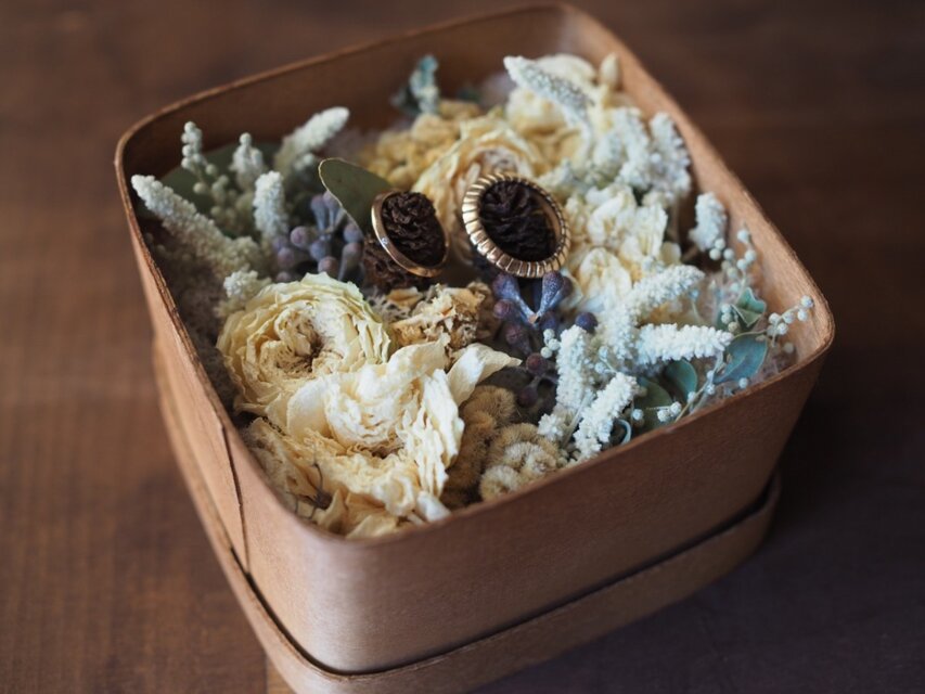 自家製ドライフラワーのリングピロー　ｂ