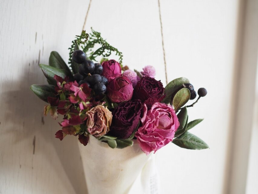 自家製ドライフラワーのコーンアレンジ　ｂ