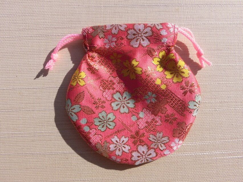 ミニ巾着　西陣織濃桃色桜柄　プレゼントにも　