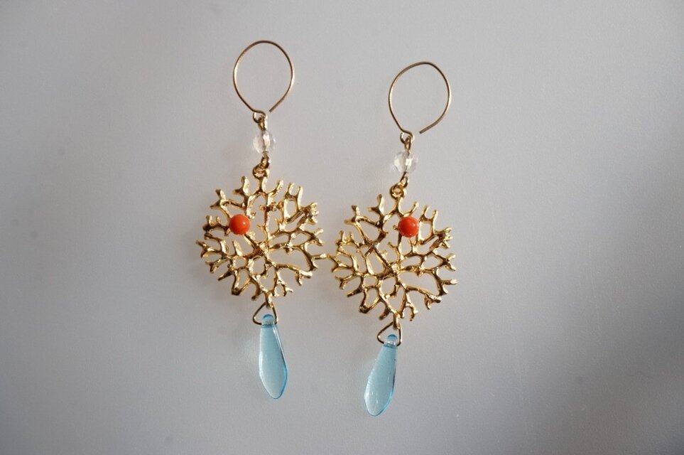 ＊Lagoon＊サルジニア産本珊瑚＊ピアス．・＊。・