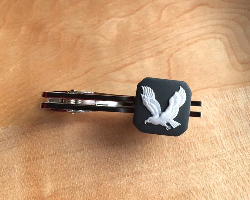 イーグルタイピン（ブラック×ホワイト）