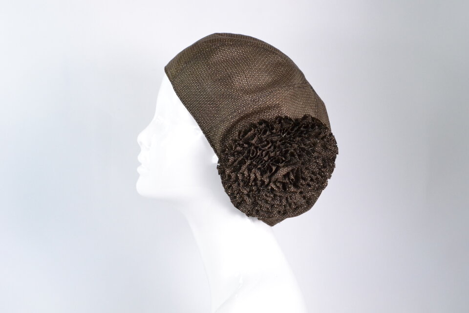 再々販：着物地お花ベレー帽：本場大島紬・泥染め・100亀甲柄　着物リメイク／国内送料無料／1811ｂ0９