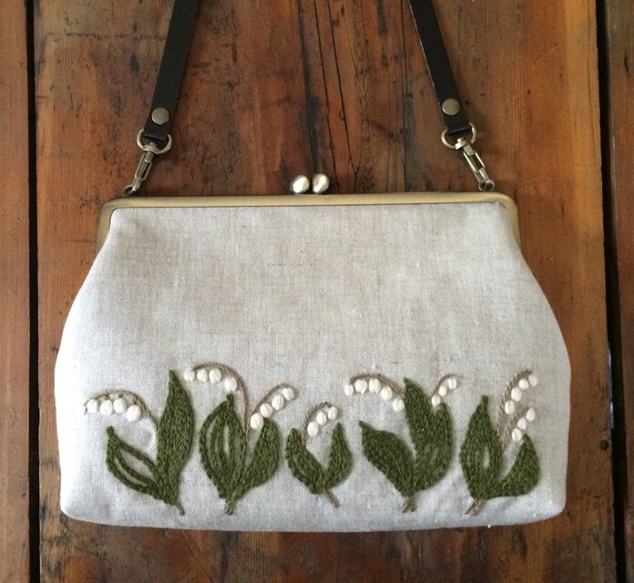 手刺繍がま口ショルダーバッグ（すずらん） | iichi 日々の