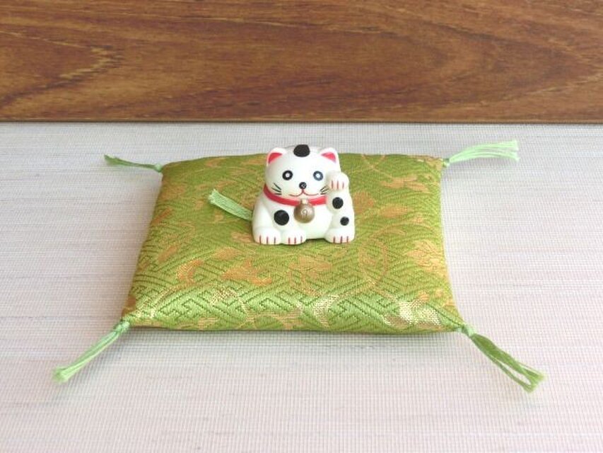 置物用お座布団 西陣織金襴さやがた　若草色　10cm角