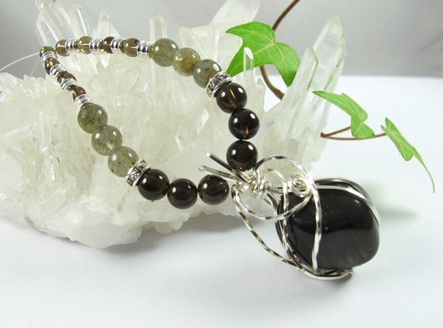 心の闇に光をあてる　スモーキークォーツ　ネックレス