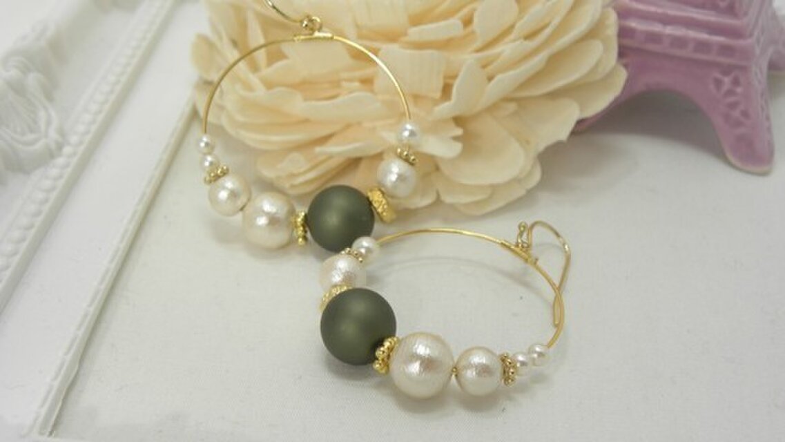 【新作】カーキパールのスタイリッシュピアス