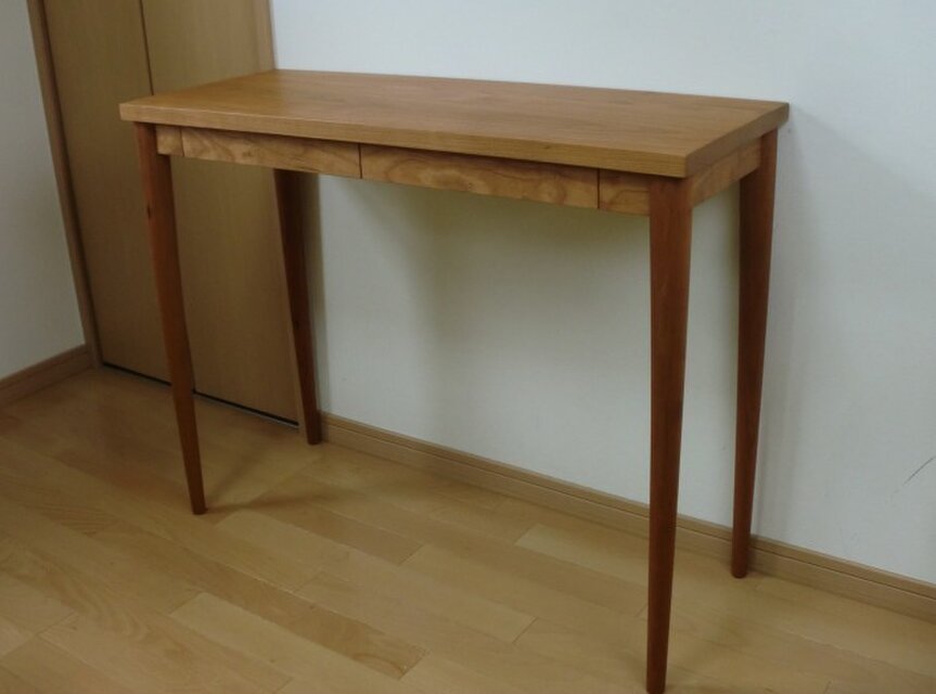 チェリー材のデスク