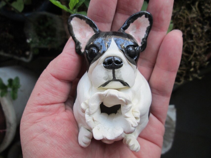 フレンチブルドッグの花器（パイド）