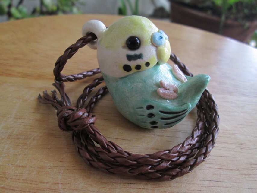 まるまる仰向けペンダント（セキセイインコ）