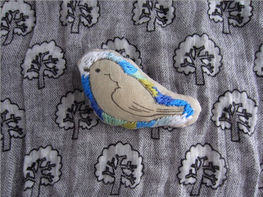 ことりのブローチ 01101