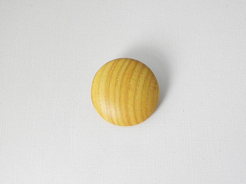 ブローチ -ウルシ○-