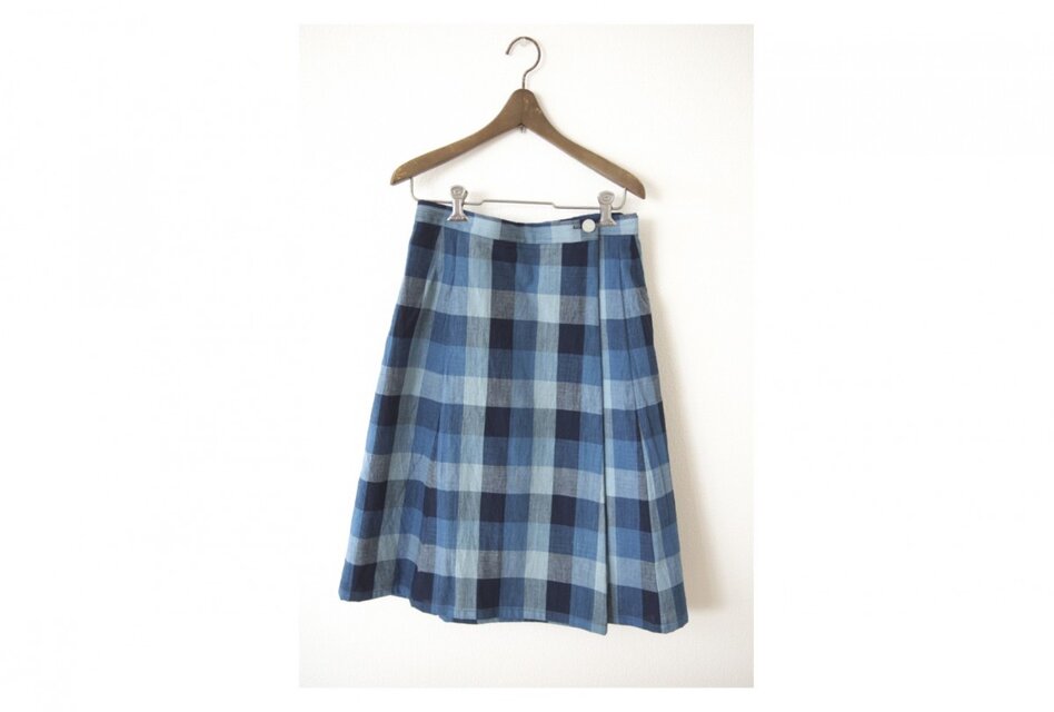 夏の巻きスカート　青チェック