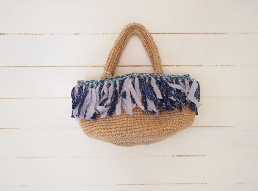 裂き編み　フリンジ麻紐　丸底バッグ