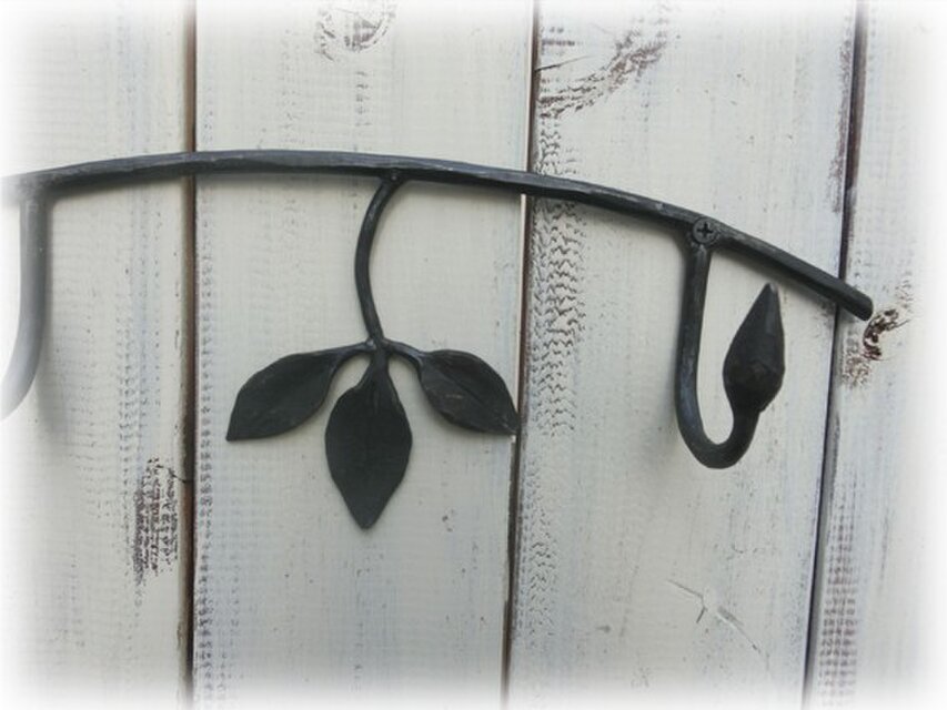 クレマチスが咲く3連フック　(受注制作)