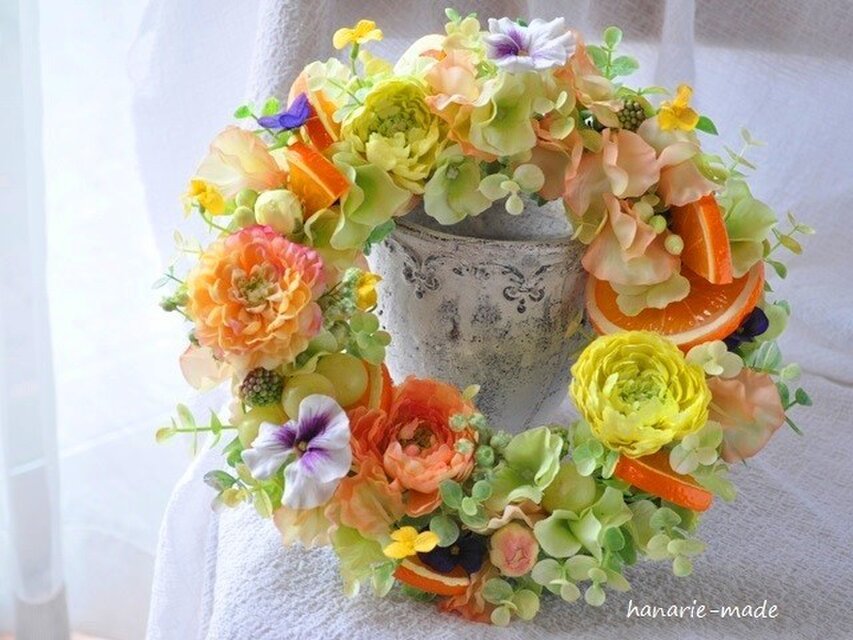 ラナンキュラスとオレンジ： wreath