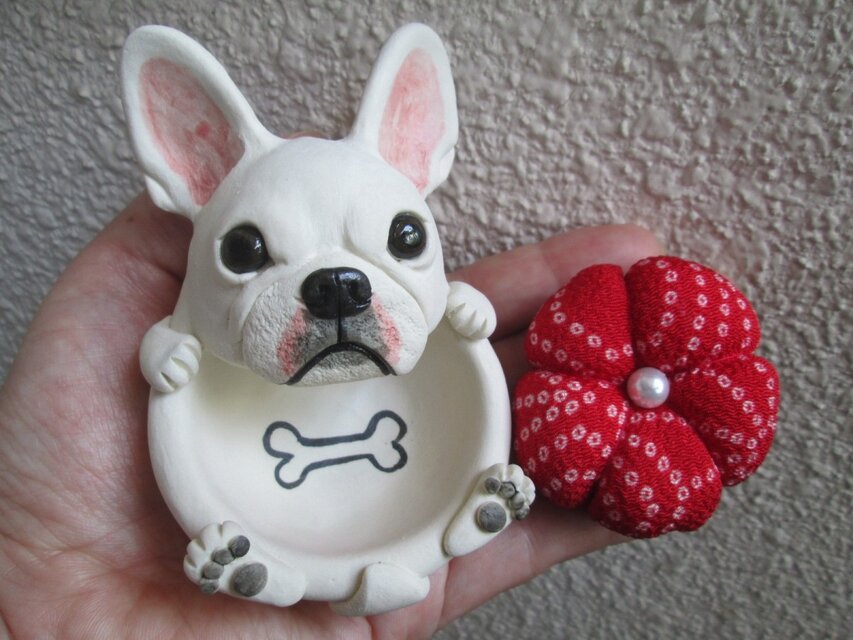 フレンチブルドッグのピンクッション（クリーム・小物入れ）